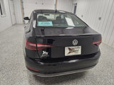 Used 2021 Volkswagen Jetta SE image 3