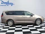 Used 2017 Chrysler Pacifica Touring w/ Tire & Wheel Group image 6