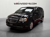 Used 2016 Chrysler Town & Country Touring image 2