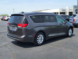 Used 2018 Chrysler Pacifica Touring-L image 4