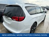 Used 2018 Chrysler Pacifica Touring-L Plus w/ S Appearance Package image 3