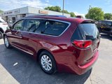 Used 2018 Chrysler Pacifica Touring-L image 3