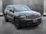 Used 2017 Jeep Grand Cherokee Altitude image 3