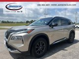 Used 2021 Nissan Rogue Platinum image 3