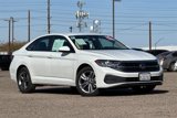Used 2024 Volkswagen Jetta SE image 2