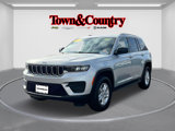 Certified 2023 Jeep Grand Cherokee Laredo image 3