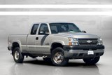 Used 2005 Chevrolet Silverado 2500 LS w/ Heavy-Duty Power Package image 2