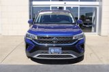 Used 2024 Volkswagen Taos SE w/ Panoramic Sunroof Package image 2