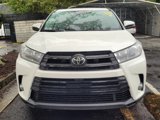 Used 2018 Toyota Highlander SE image 2
