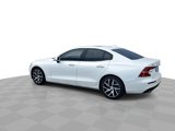 Used 2020 Volvo S60 T6 Momentum image 5