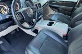 Used 2019 Dodge Grand Caravan SXT image 2