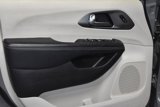 Used 2022 Chrysler Pacifica Touring-L image 4