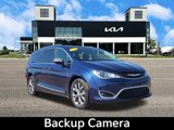 Used 2019 Chrysler Pacifica Limited w/ Tire & Wheel Group image 2