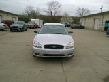 Used 2004 Ford Taurus SE image 2
