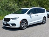 Used 2021 Chrysler Pacifica Pinnacle image 5