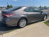 Used 2018 Toyota Camry LE image 3