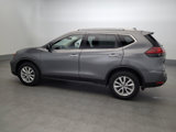 Used 2018 Nissan Rogue SV image 3