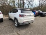 Used 2022 Jeep Compass Limited image 4