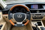 Used 2015 Lexus ES 300h image 3