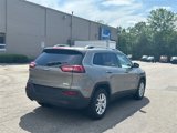 Certified 2017 Jeep Cherokee Latitude w/ Comfort/Convenience Group image 5