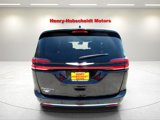 Used 2023 Chrysler Pacifica Touring-L image 3