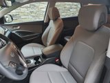 Used 2018 Hyundai Santa Fe SE image 2