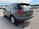 Used 2016 Ford Explorer XLT w/ Equipment Group 202A image 3