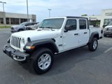 Used 2023 Jeep Gladiator Sport image 3