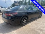 Used 2023 Toyota Camry SE image 3