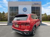 Certified 2022 Volkswagen Taos SEL image 4