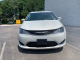 Used 2017 Chrysler Pacifica Touring-L w/ Tire & Wheel Group image 2
