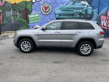 Used 2021 Jeep Grand Cherokee Laredo image 2