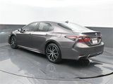 Used 2024 Toyota Camry SE image 3