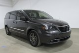 Used 2016 Chrysler Town & Country S image 3