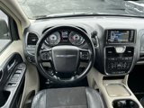 Used 2014 Chrysler Town & Country Touring-L image 5