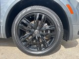 Used 2022 Volkswagen Tiguan SE R-Line image 5