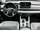 Used 2022 Mitsubishi Outlander SEL image 2