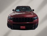 Used 2023 Jeep Grand Cherokee L Laredo image 2