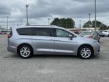 Used 2020 Chrysler Pacifica Limited image 2