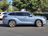Used 2022 Toyota Highlander XLE image 4
