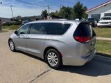 Used 2017 Chrysler Pacifica Touring-L image 3