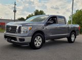 Used 2017 Nissan Titan SV image 4