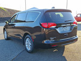 Used 2017 Chrysler Pacifica Touring image 4