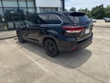 Used 2019 Toyota Highlander SE image 3