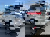 Used 2018 Toyota Highlander SE image 2