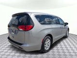 Used 2017 Chrysler Pacifica Touring image 4