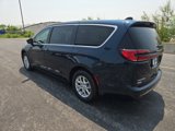 New 2025 Chrysler Pacifica Select image 3
