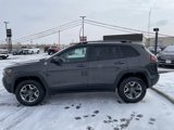 Used 2019 Jeep Cherokee Trailhawk image 4