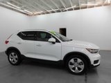 Used 2019 Volvo XC40 T5 Momentum image 4