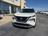 Used 2023 Nissan Rogue SV image 2